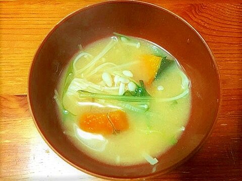カボチャ・えのき・水菜のお味噌汁